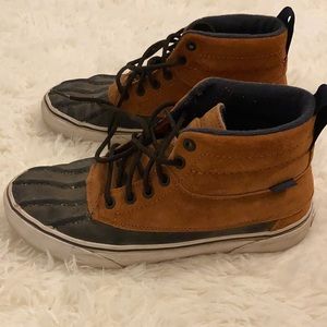 Vans sk8 el pato duck boots with scotch guard